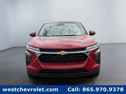 New 2026 Chevrolet Trax LS w/ LS Convenience Package FWD image 8