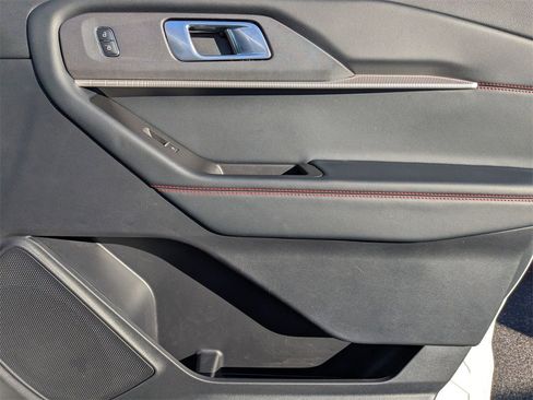 Used 2025 Ford Explorer ST-Line w/ ST-Line Street Pack image 37