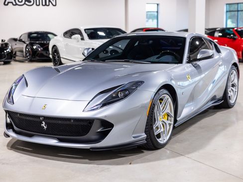 Used 2019 Ferrari 812 Superfast RWD image 12
