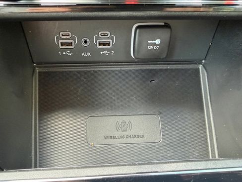 Used 2025 Jeep Grand Cherokee Limited w/ Luxury Tech Group II image 28