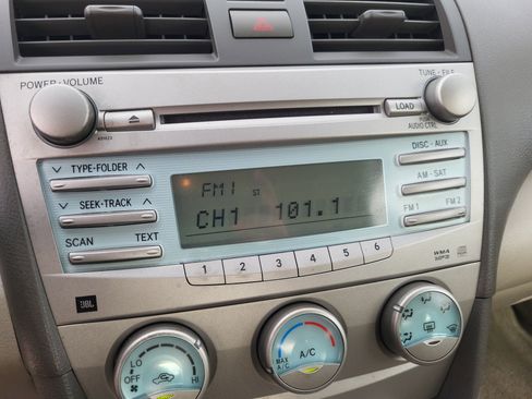 Used 2007 Toyota Camry LE image 16