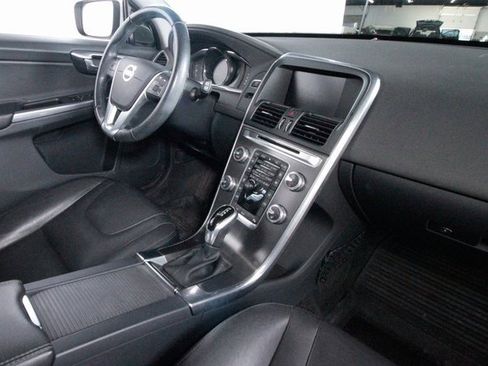 Used 2016 Volvo XC60 T5 Premier w/ Climate Package image 26