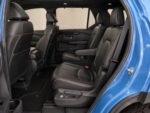 Certified 2024 Honda Pilot TrailSport image 10