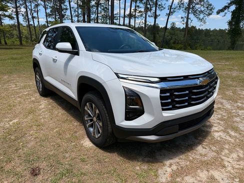 Used 2026 Chevrolet Equinox LT FWD image 7