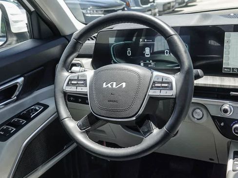 Certified 2024 Kia Telluride EX w/ EX Captain's Chair Package AWD/4WD image 14