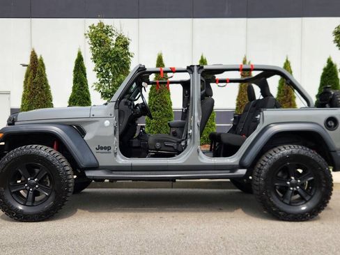 Used 2020 Jeep Wrangler Unlimited Sport AWD/4WD image 2