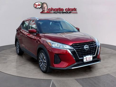Used 2023 Nissan Kicks SV FWD image 7