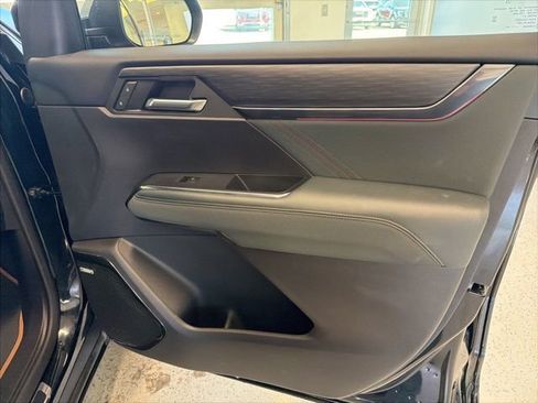 Used 2025 GMC Acadia AT4 w/ Luxury Package AWD/4WD image 49