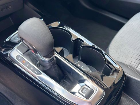 Used 2025 Chevrolet Trax LT image 26