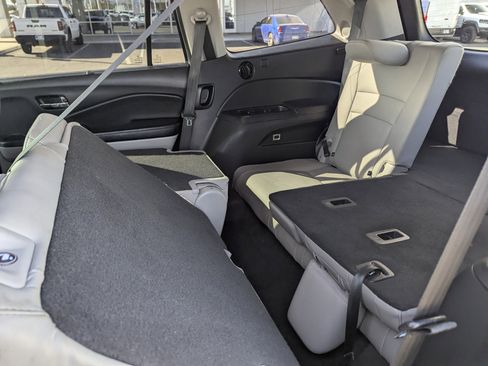 Used 2016 Honda Pilot Touring image 8