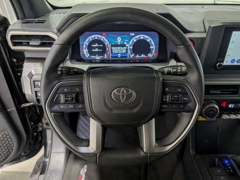 Used 2025 Toyota 4Runner TRD Off-Road AWD/4WD image 16