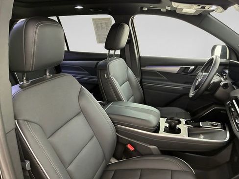 Used 2025 Buick Enclave Preferred w/ Super Cruise Package image 14