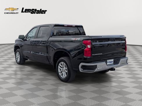 Used 2024 Chevrolet Silverado 1500 LT image 3