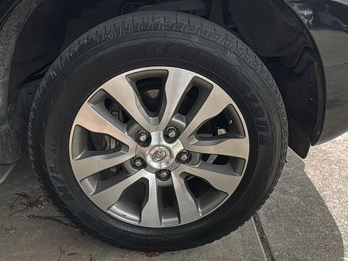 Used 2017 Toyota Sequoia Limited w/ Safety & Convenience Package RWD image 18