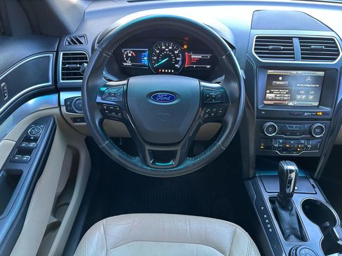 Used 2016 Ford Explorer XLT w/ Equipment Group 202A image 24