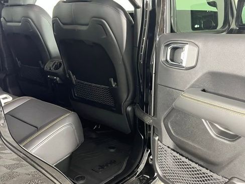 New 2025 Jeep Gladiator Sport w/ Premium Package image 25