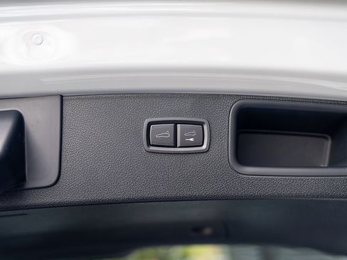 Certified 2026 Porsche Macan AWD/4WD image 22