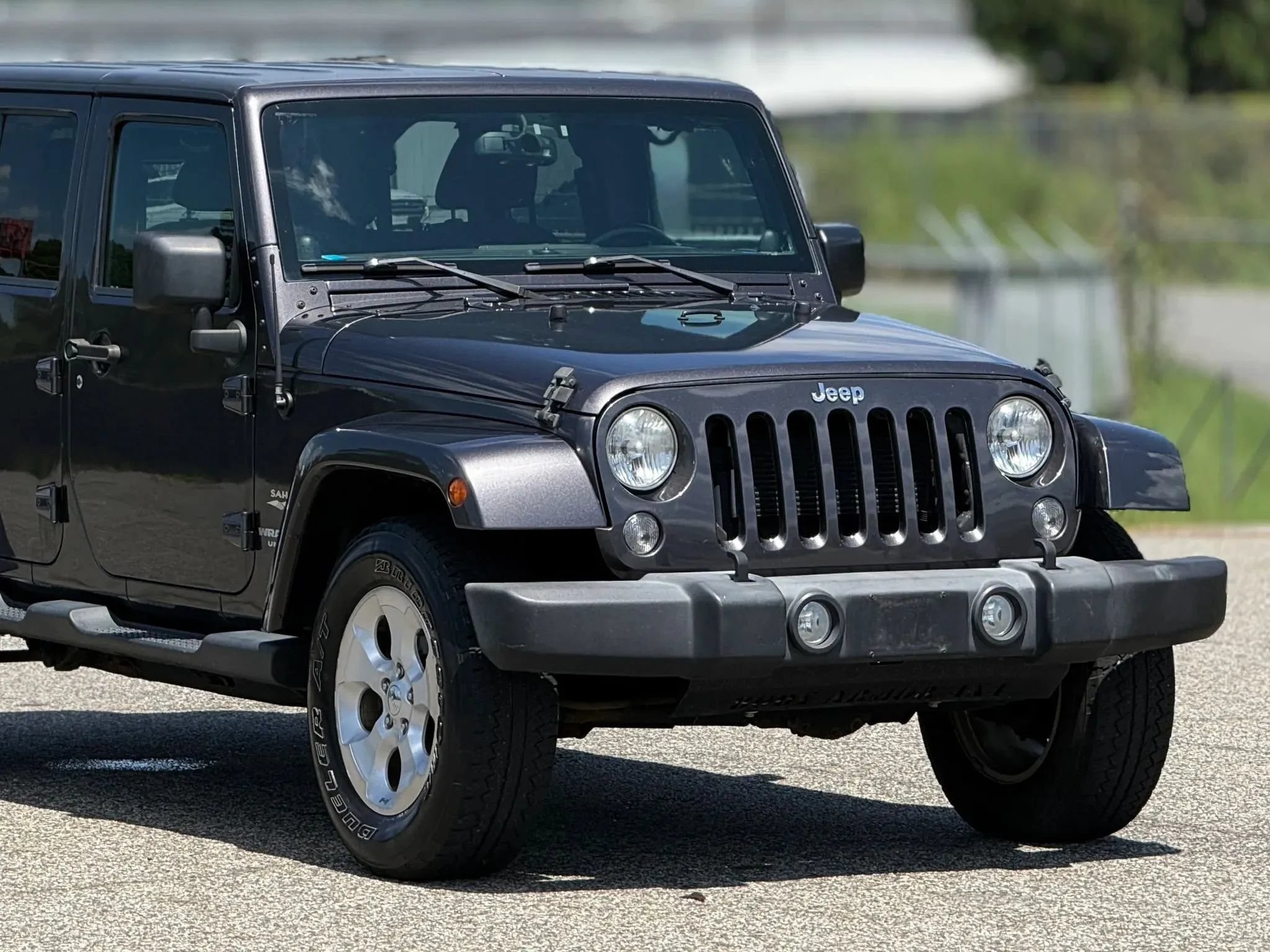 Used 2014 Jeep Wrangler Unlimited Sahara w/ Connectivity Group AWD/4WD image 15