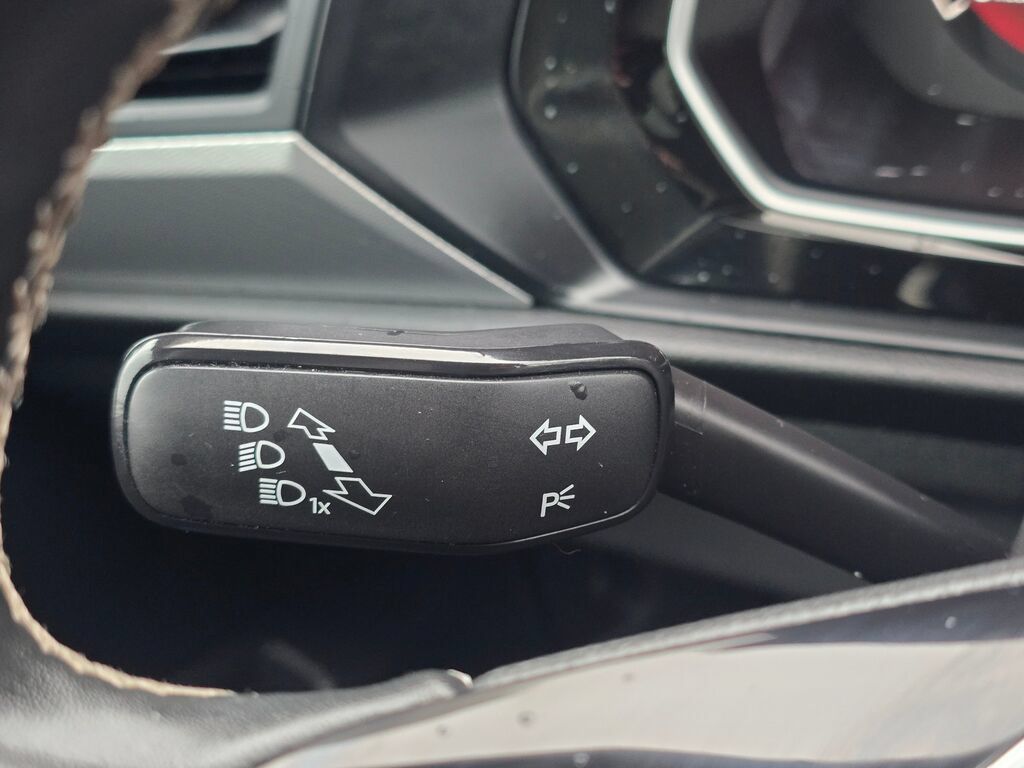 Used 2021 Volkswagen Jetta SE w/ SE Cold Weather Package FWD image 27