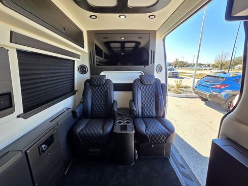 Used 2021 Mercedes-Benz Sprinter 3500 w/ Parking Package image 20