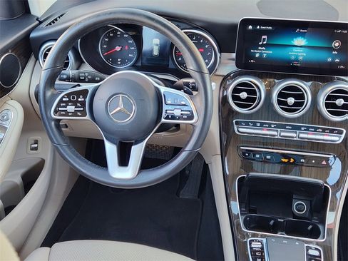 Used 2020 Mercedes-Benz GLC 300 GLC 300 image 25