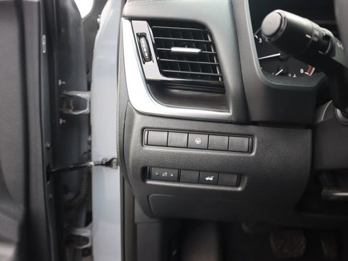 Used 2021 Nissan Rogue SL AWD/4WD image 16