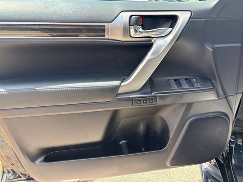 Certified 2023 Lexus GX 460 Premium w/ Accessory Package AWD/4WD image 12
