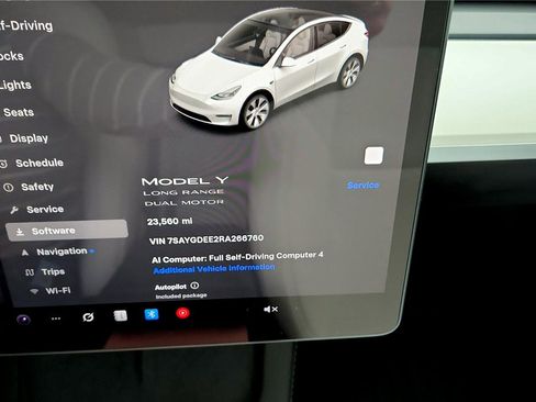 Used 2024 Tesla Model Y Long Range image 26