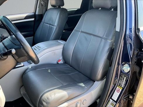 Used 2015 Toyota Highlander Plus AWD/4WD image 22