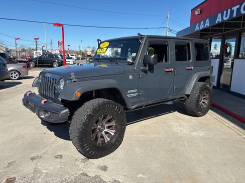 Used 2017 Jeep Wrangler Unlimited Sport w/ Quick Order Package 24S AWD/4WD image 6