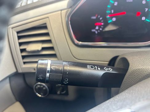 Used 2012 Chevrolet Traverse LT image 12