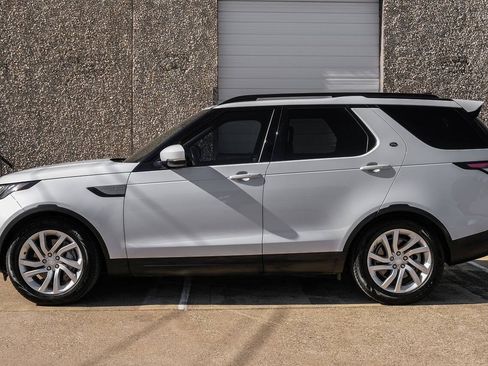 Used 2018 Land Rover Discovery SE AWD/4WD image 12