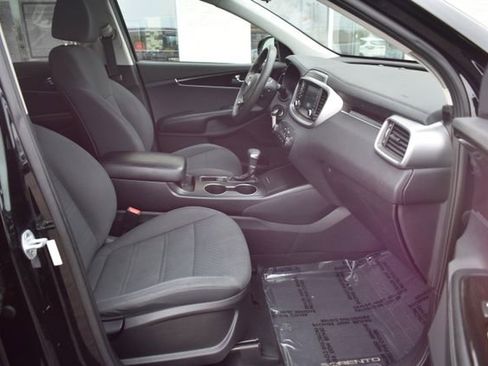 Used 2019 Kia Sorento L image 39