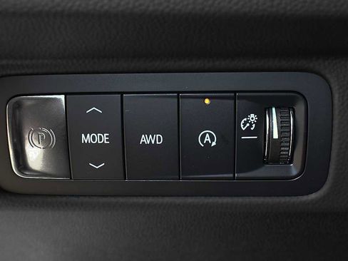 Used 2024 Chevrolet Traverse RS AWD/4WD image 25