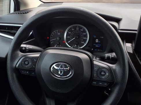 Used 2022 Toyota Corolla LE image 13