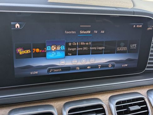 Used 2025 Mercedes-Benz GLS 450 4MATIC image 17