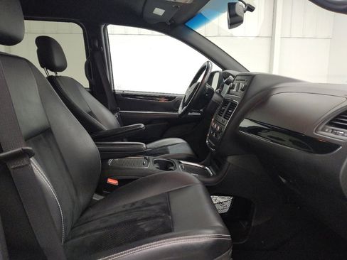 Used 2016 Dodge Grand Caravan SXT FWD image 21