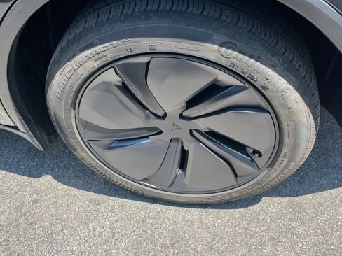 Used 2026 Tesla Model Y Long Range AWD/4WD image 35