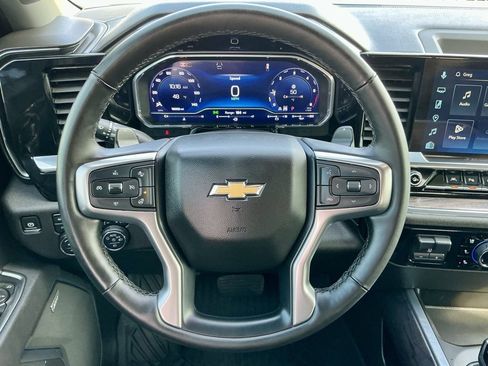 Used 2025 Chevrolet Silverado 1500 LTZ image 39