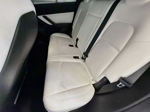 Used 2022 Tesla Model Y Performance AWD/4WD image 13