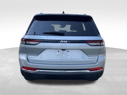 Used 2025 Jeep Grand Cherokee Limited AWD/4WD image 7