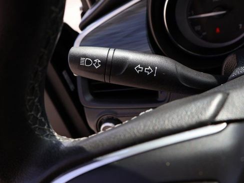 Used 2019 Buick Envision Essence FWD image 33