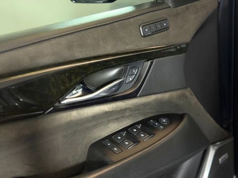 Used 2019 Cadillac Escalade ESV Platinum image 21