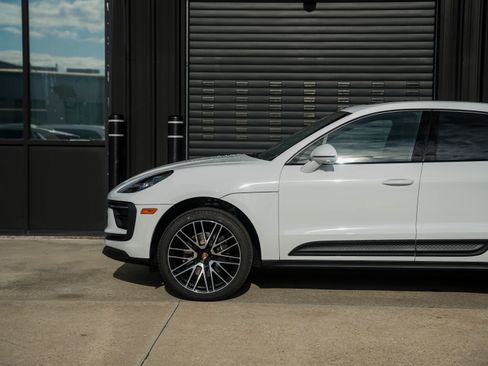 New 2026 Porsche Macan image 11