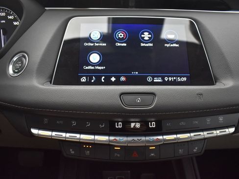 Used 2020 Cadillac XT4 Premium Luxury FWD image 17