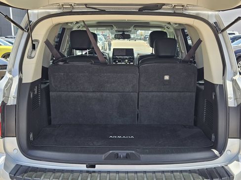 Used 2021 Nissan Armada SL w/ Captain's Chairs Package RWD image 18