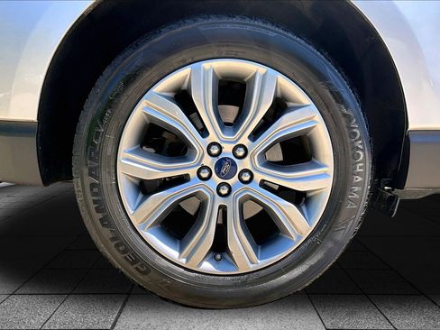 Used 2019 Ford Edge Titanium w/ Equipment Group 301A FWD image 7