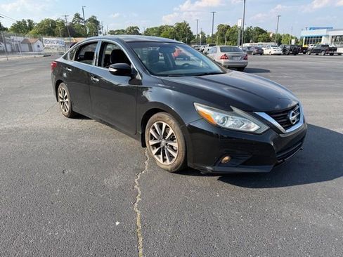 Used 2016 Nissan Altima 2.5 SV w/ Convenience Package FWD image 5