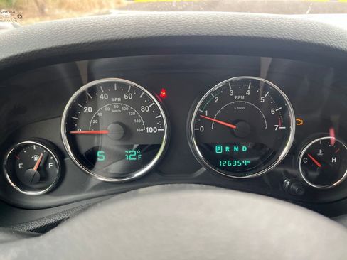 Used 2017 Jeep Wrangler Unlimited Sahara AWD/4WD image 10