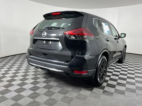 Used 2020 Nissan Rogue S FWD image 11
